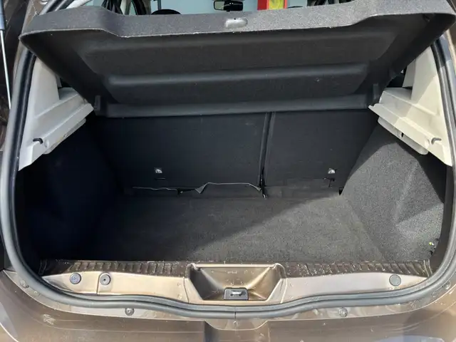 Dacia Sandero view 10