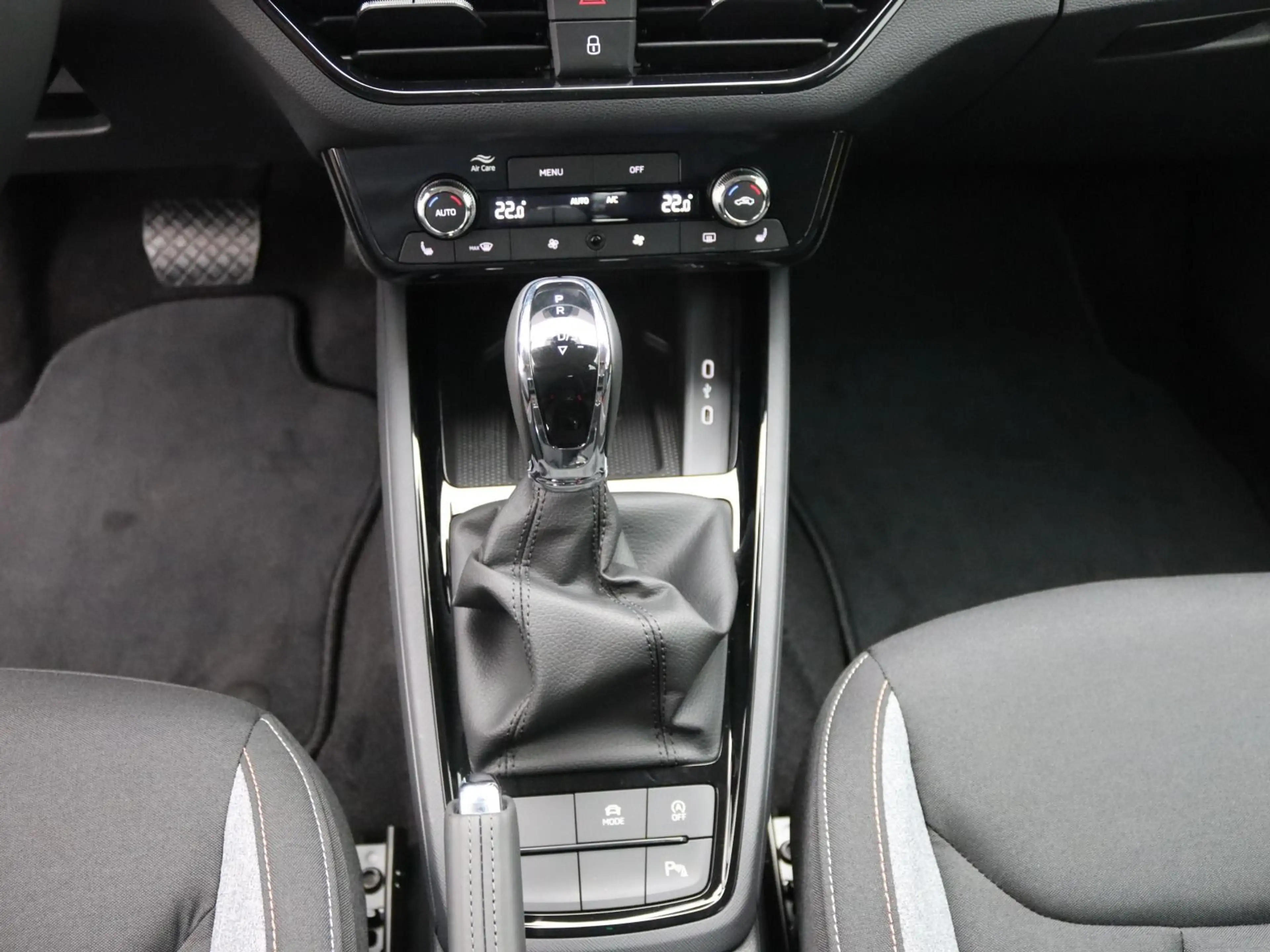 Skoda Scala Tour 1.5 TSI DSG / Navi, Matrix, SmartLink — photo 10