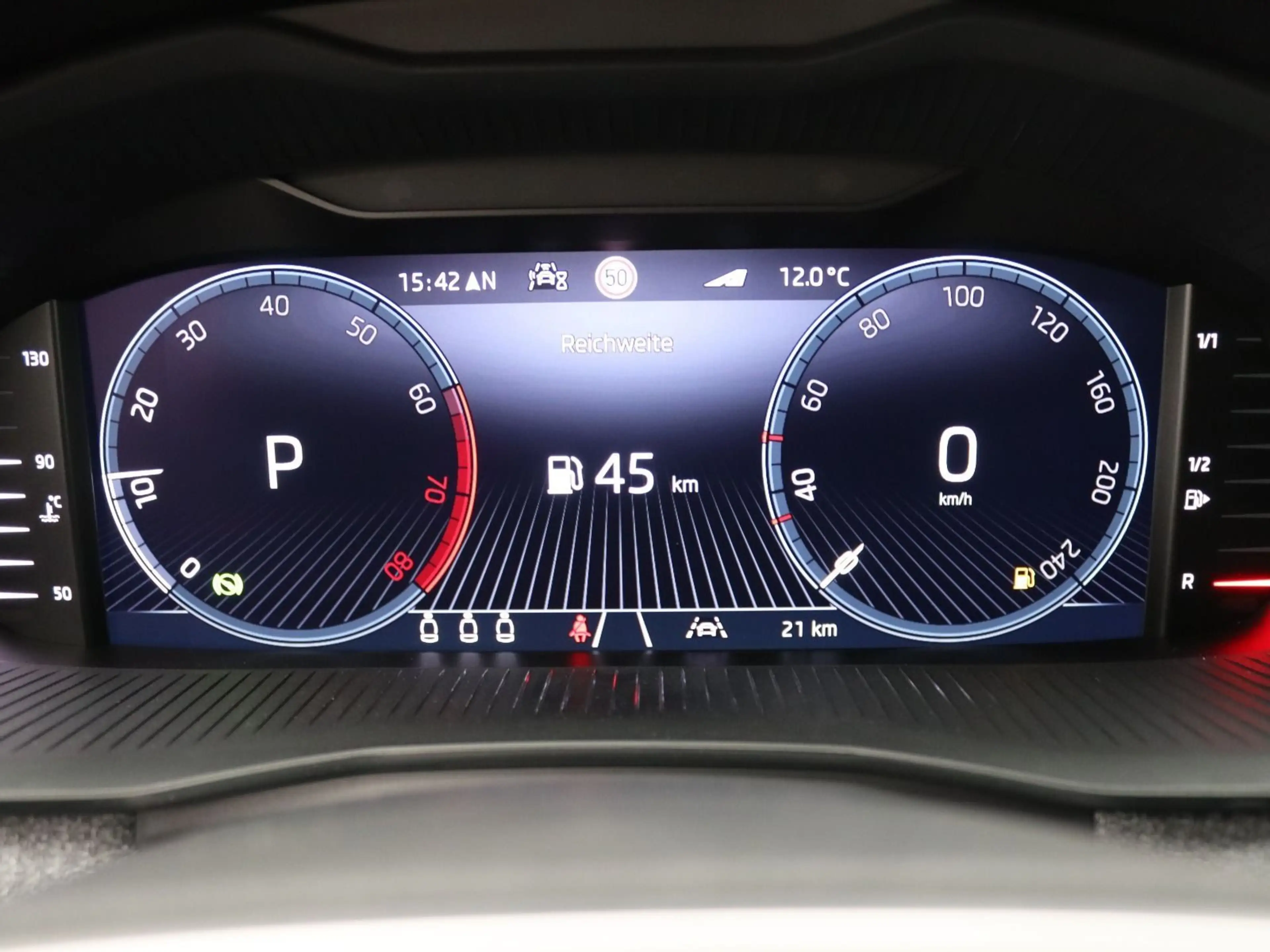 Skoda Scala Tour 1.5 TSI DSG / Navi, Matrix, SmartLink — photo 14