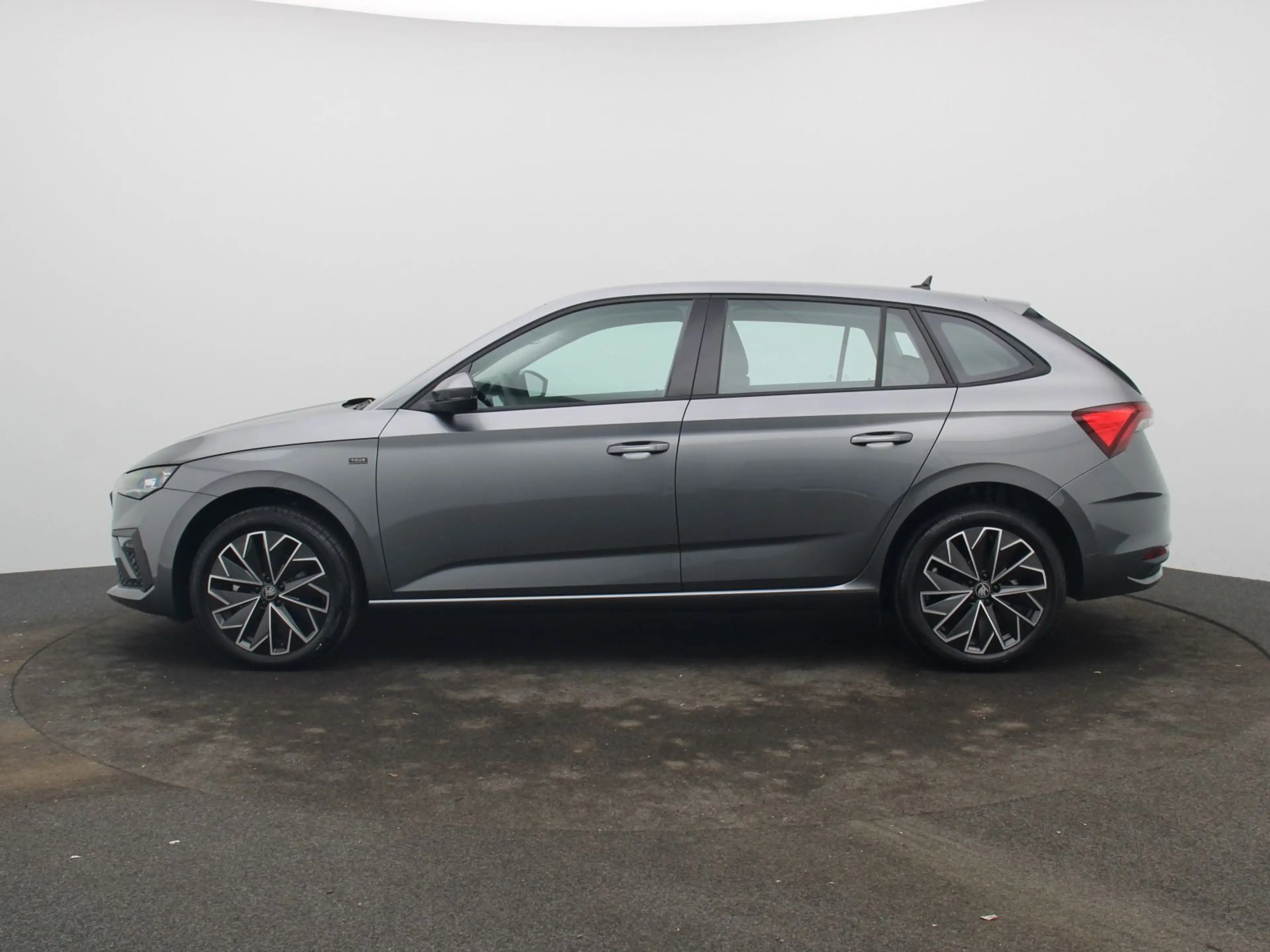 Skoda Scala Tour 1.5 TSI DSG / Navi, Matrix, SmartLink — photo 3