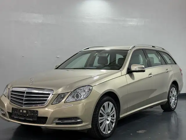 Mercedes-Benz E 200 E 200 CGI BlueEfficiency (212.248) *FINANZIERUNG*
