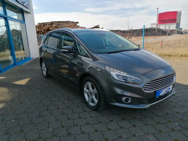 Ford S-Max S-MAX Titanium,LED.Navi.KeyFree.SHZ.FSH.Kamera
