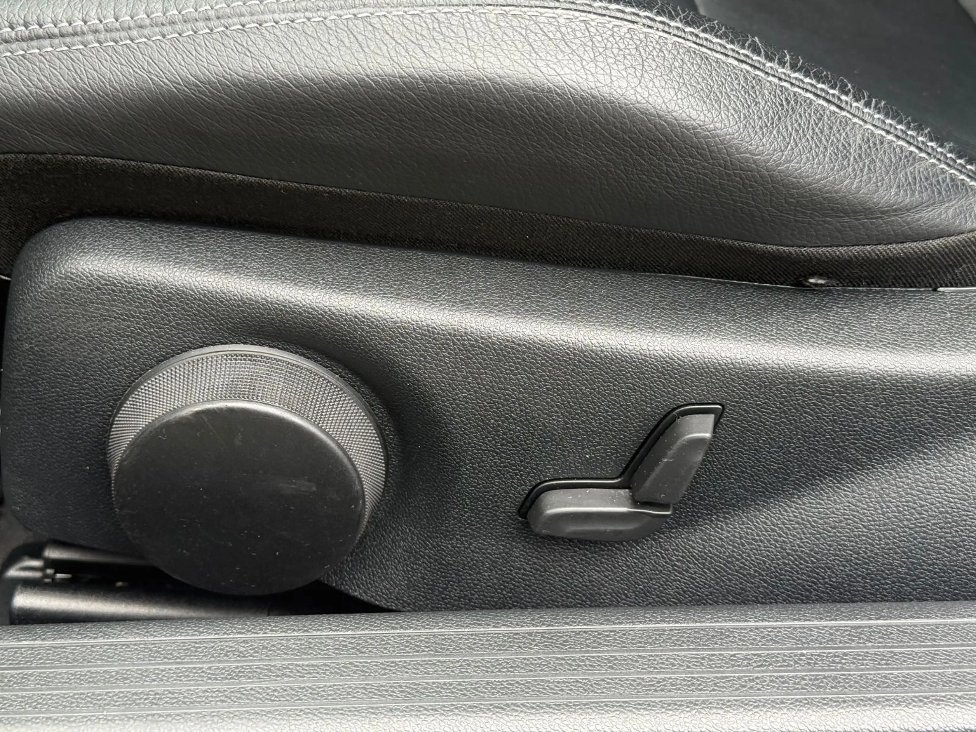 Mercedes-Benz E 250 CDI 7G-TRONIC PLUS Sport LED/Panorama/Navi — photo 12