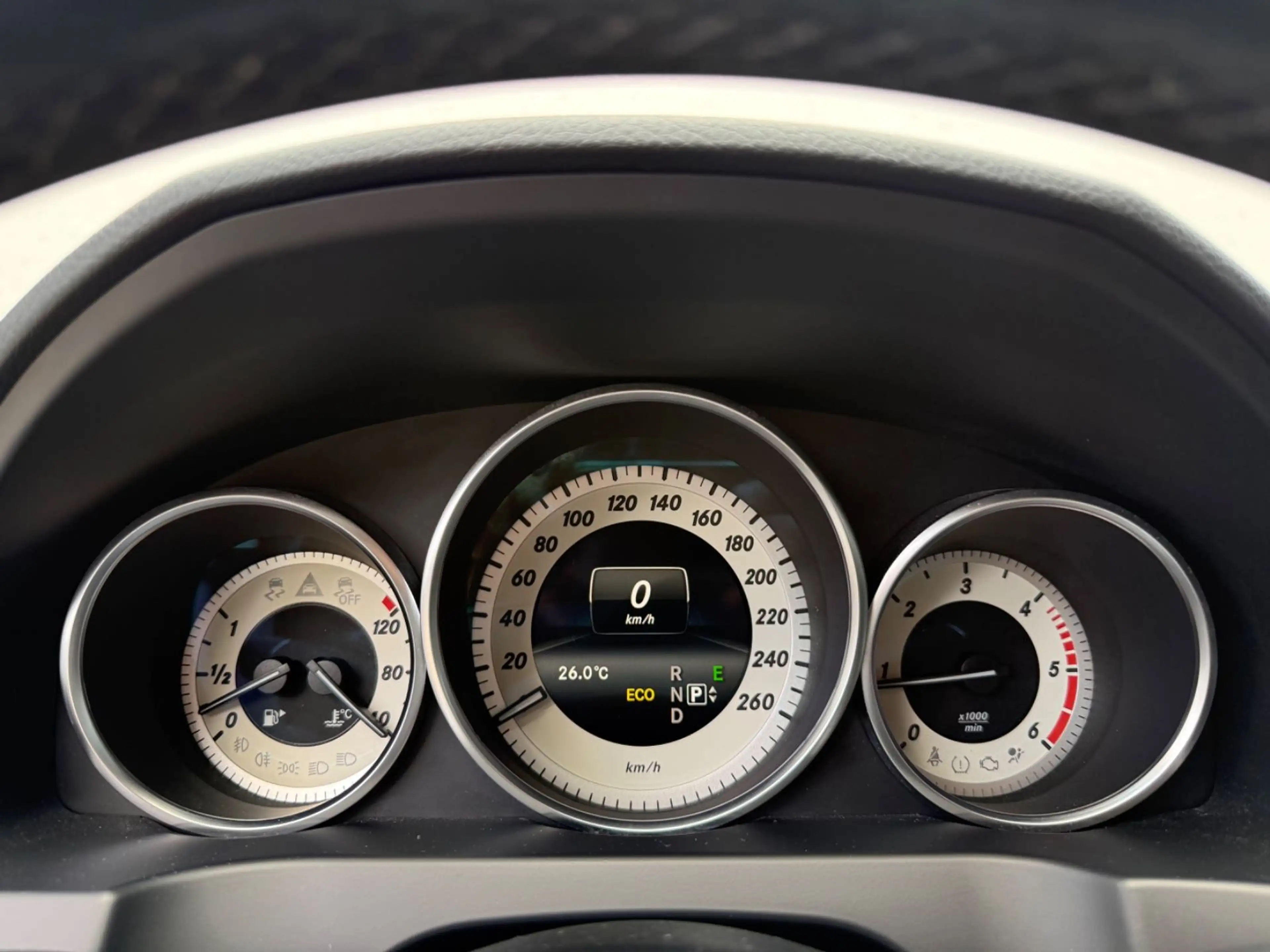 Mercedes-Benz E 250 CDI 7G-TRONIC PLUS Sport LED/Panorama/Navi — photo 13