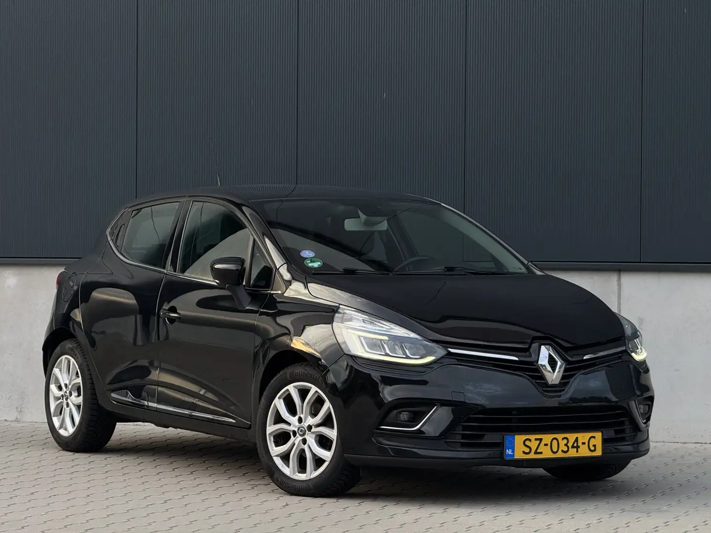 Renault Clio 0.9 TCe Intens | LED | Keyless | Clima | Cruise | Zwart - 2
