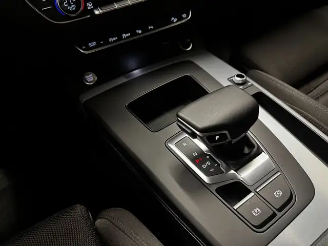 Audi Q5 view 15