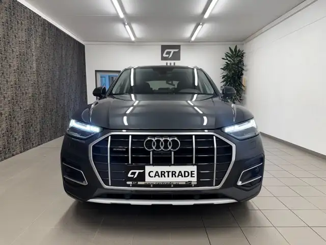 Audi Q5 view 3
