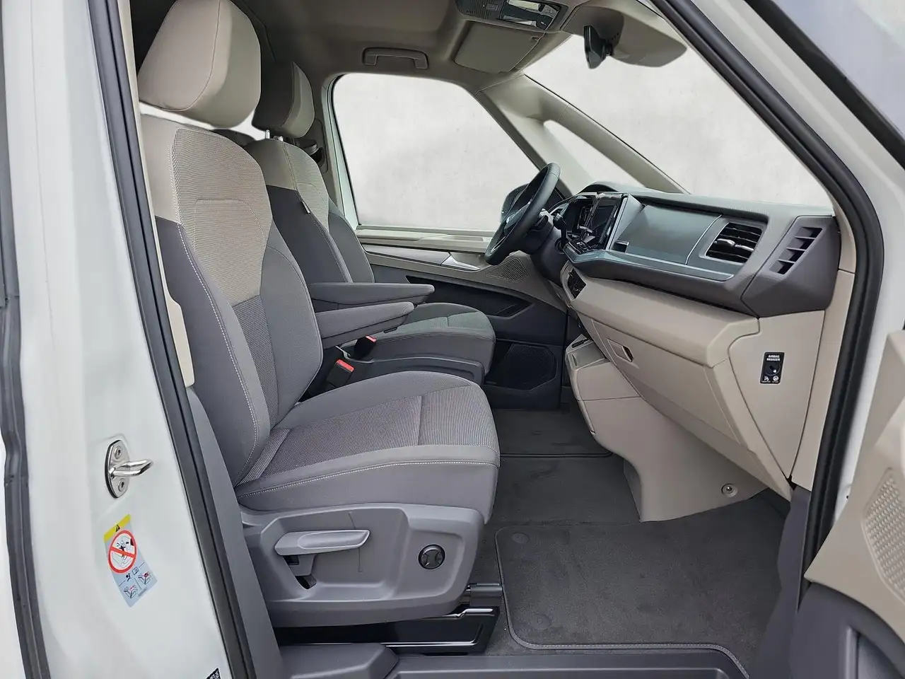 Volkswagen T7 Multivan 2026 — фото 10