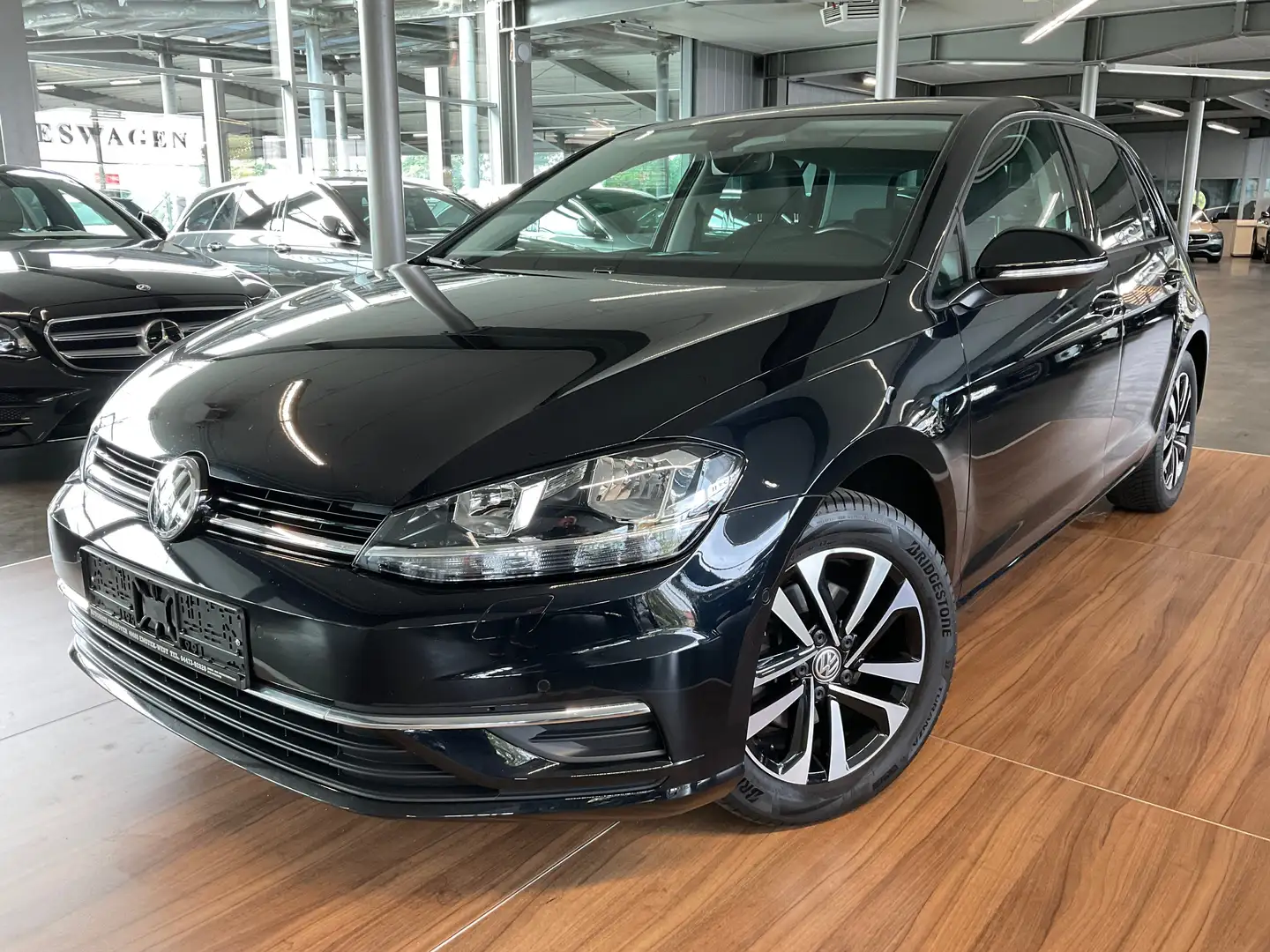 Volkswagen Golf Golf VII 2.0 TDI IQ.Drive FLA/SPUR/TOTW/ACC/NAVI Schwarz - 1