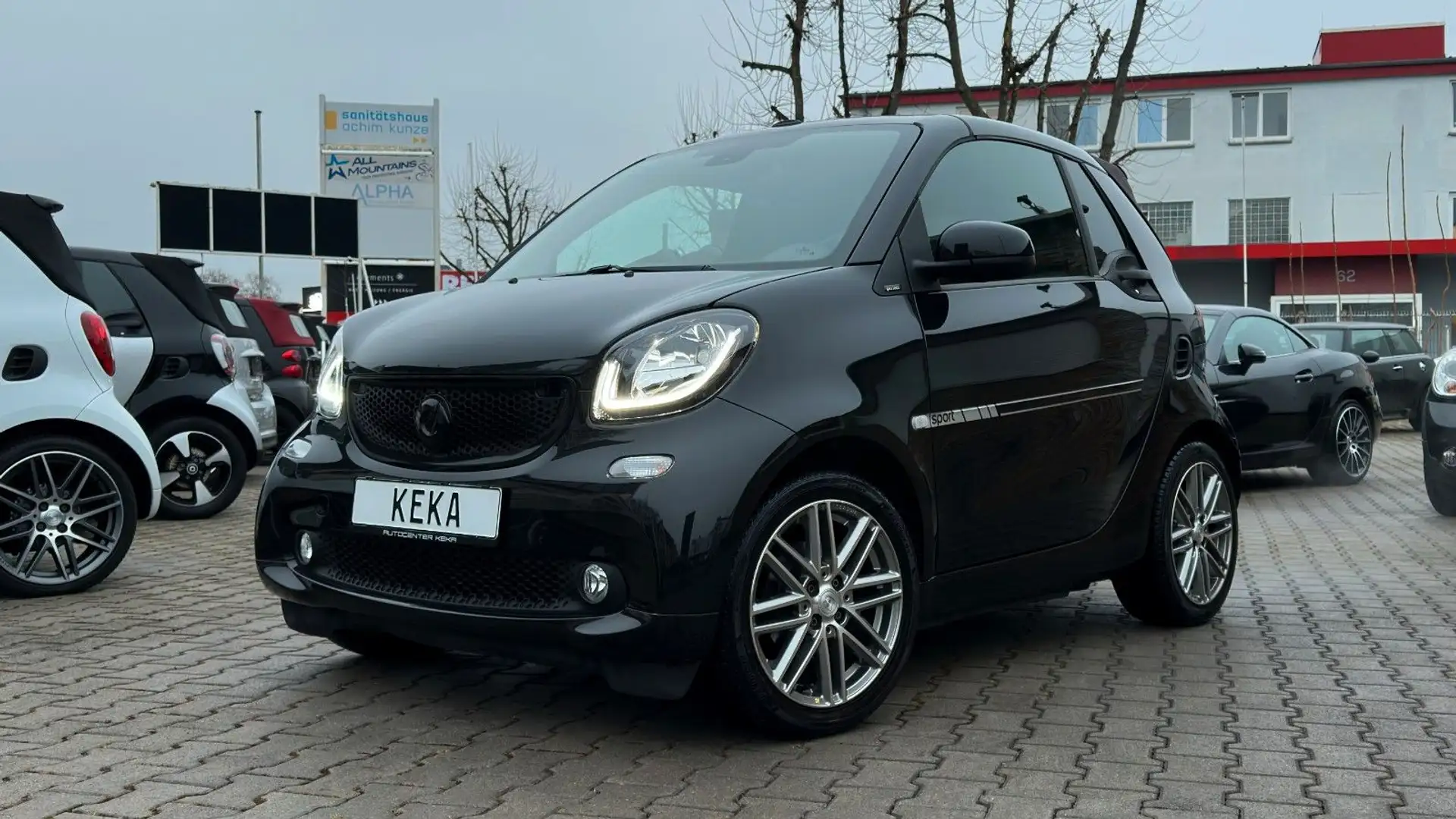 smart forTwo Cabrio TURBO DCT PERFECT! TAILOR MADE! BRABUS! Schwarz - 1