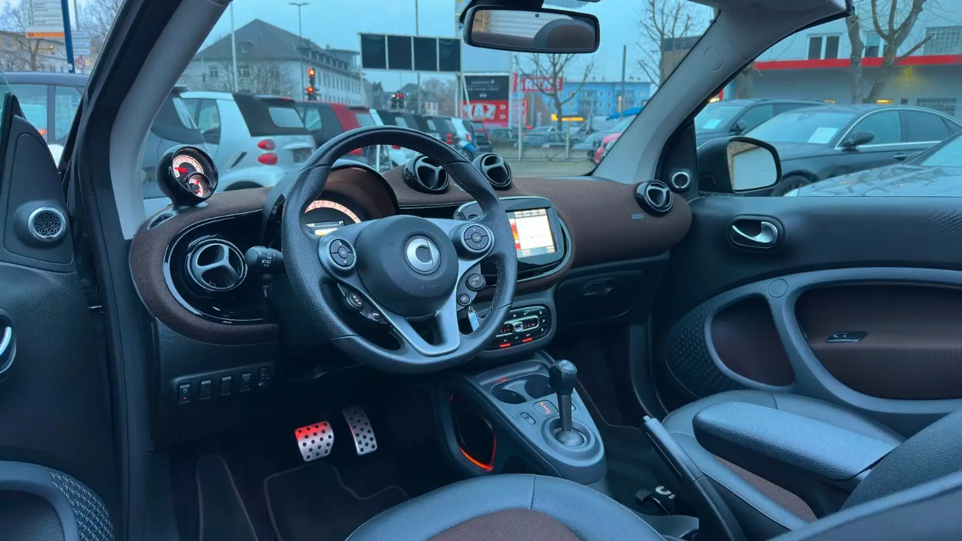 smart forTwo Cabrio TURBO DCT PERFECT! TAILOR MADE! BRABUS! Schwarz - 2