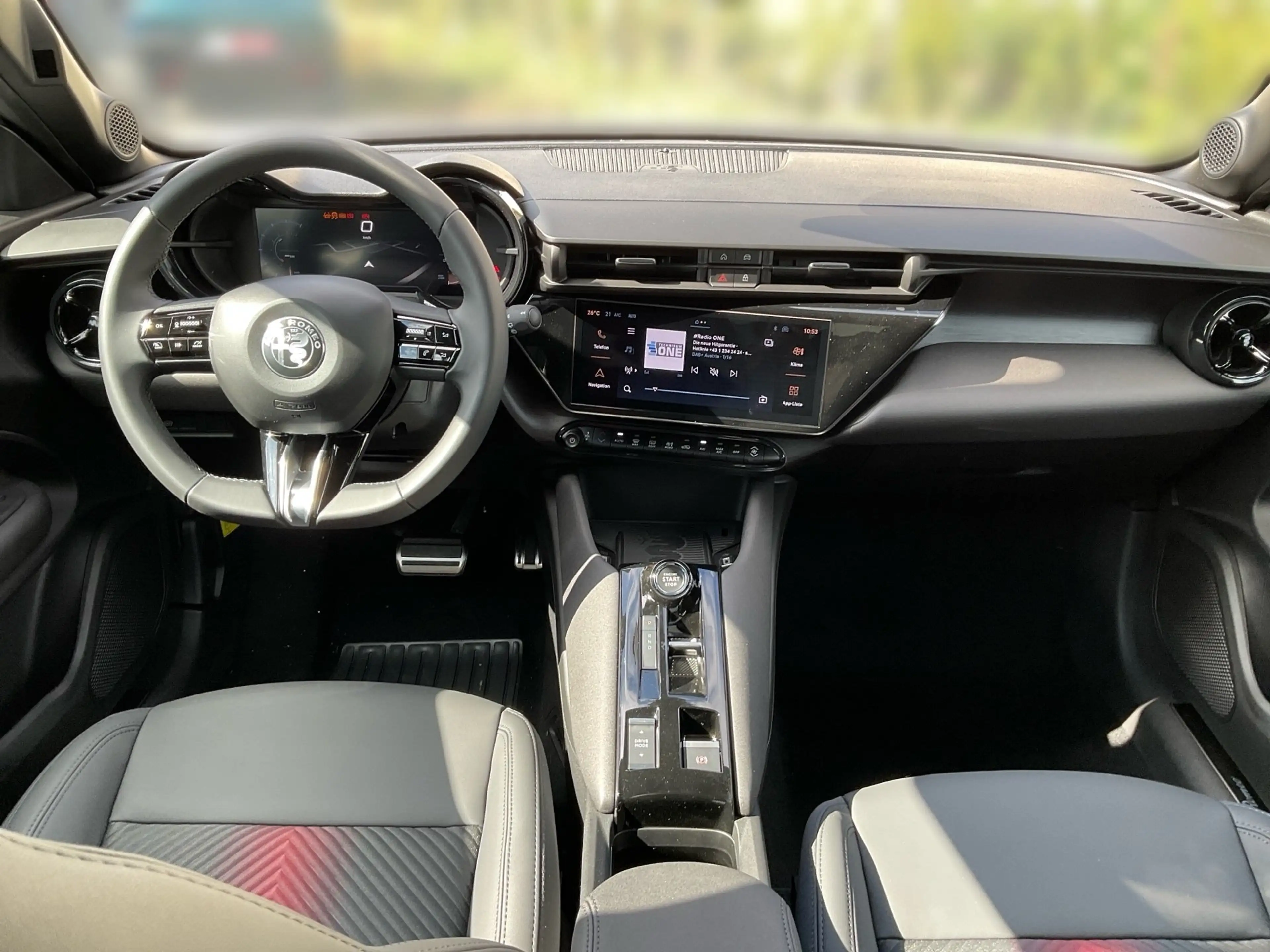 Alfa Romeo Junior 1.2 VGT Ibrida 48V- W Ti AUT Kam. KeyLess — photo 11