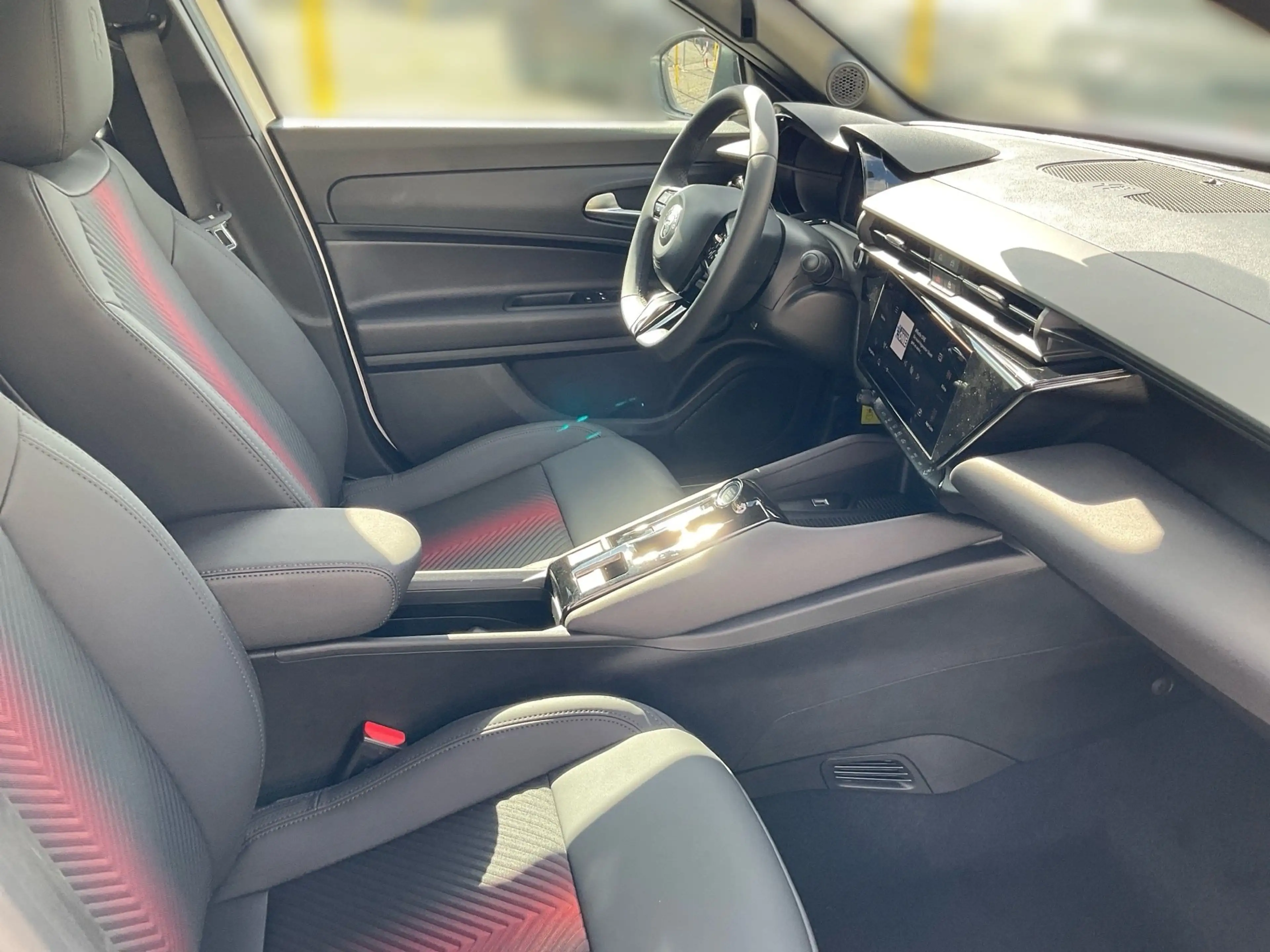 Alfa Romeo Junior 1.2 VGT Ibrida 48V- W Ti AUT Kam. KeyLess — photo 15