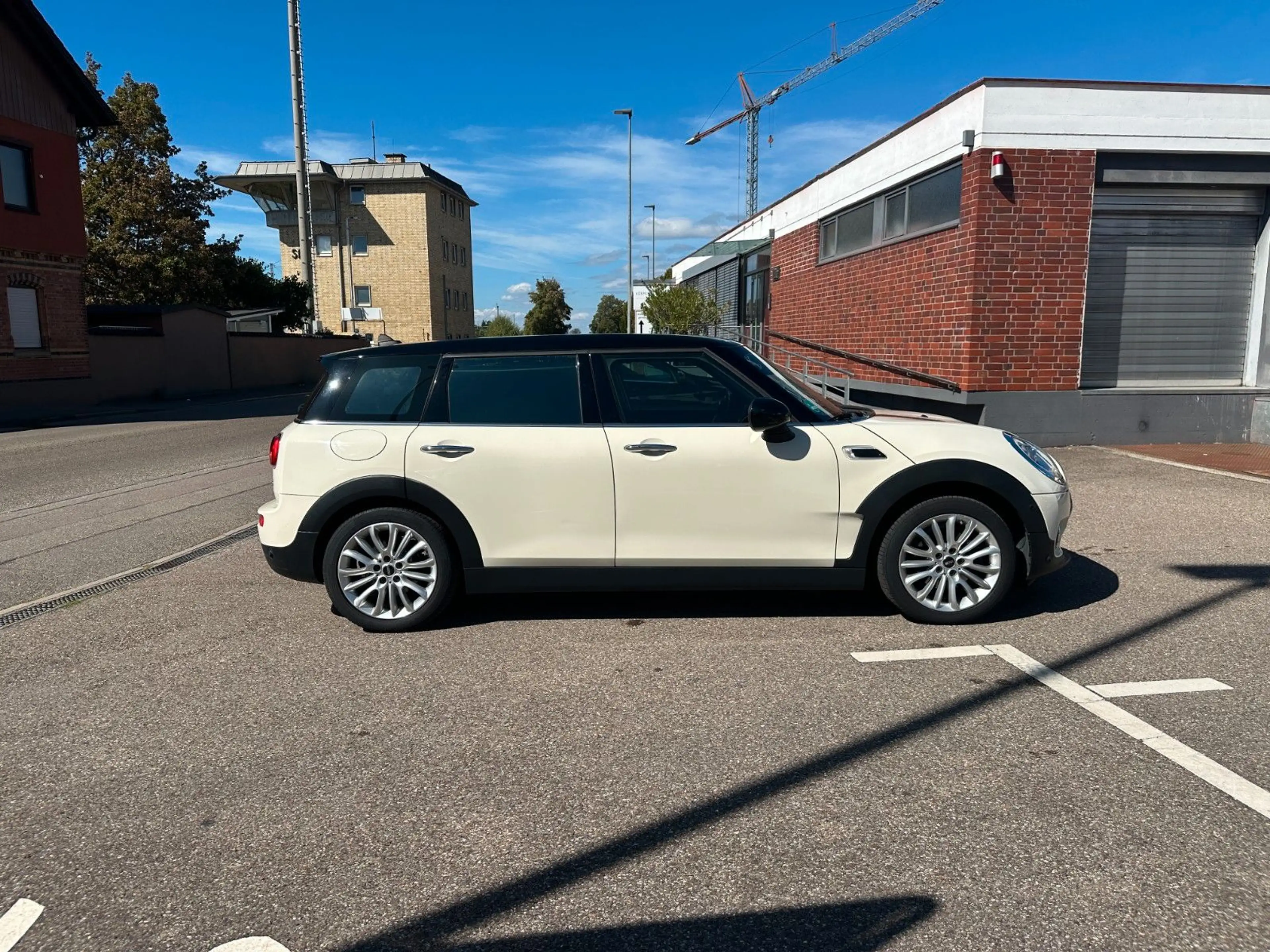 MINI Cooper Clubman Autom.*LED*NAVI*PDC*SHZ*TEMPOMAT* — photo 4