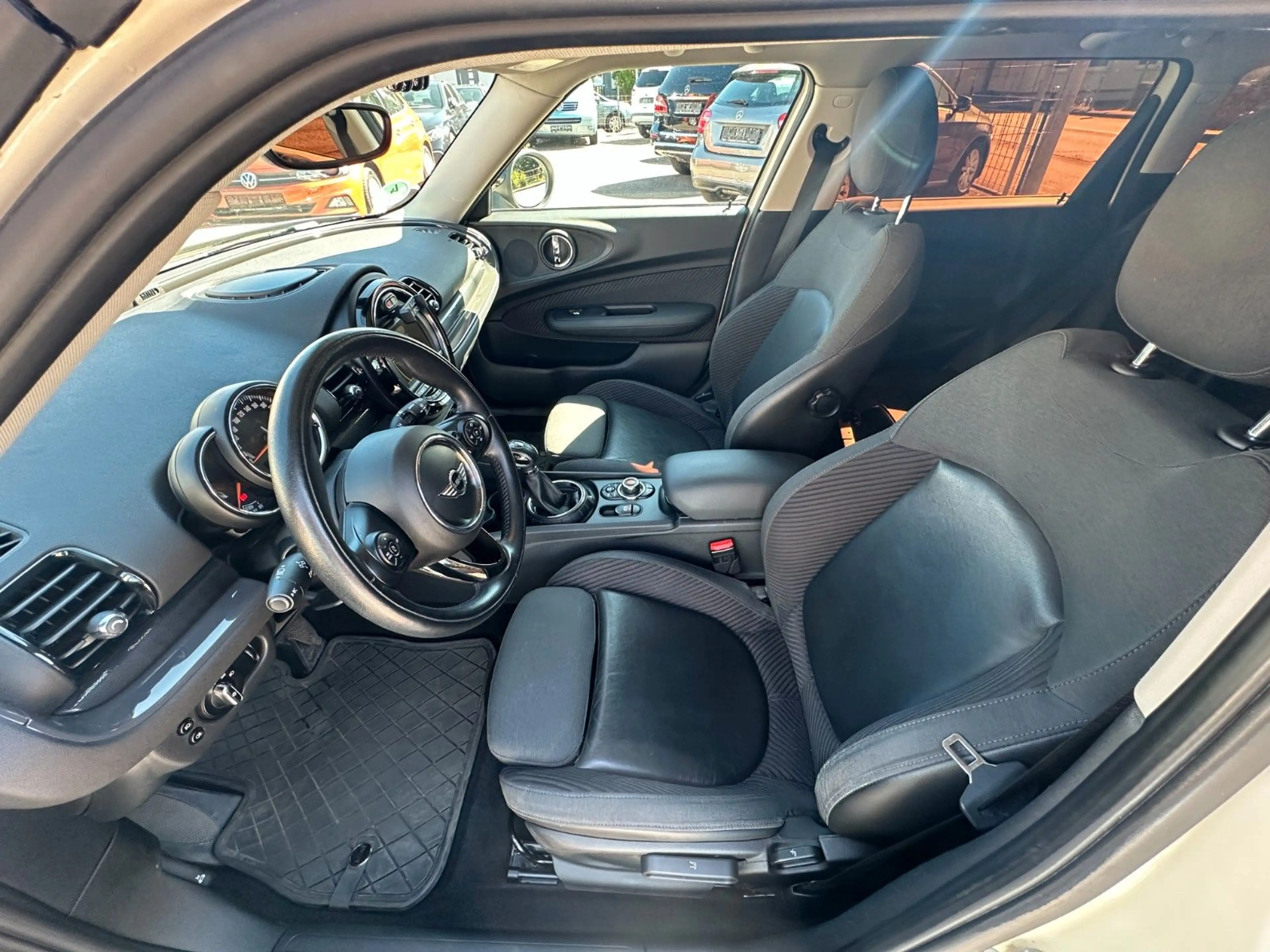 MINI Cooper Clubman Autom.*LED*NAVI*PDC*SHZ*TEMPOMAT* — photo 12