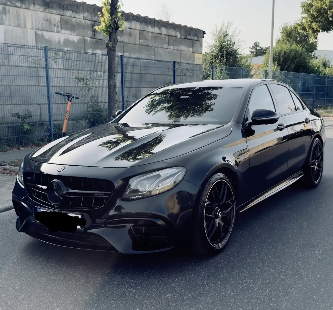 Mercedes-Benz E 63 AMG S 4Matic Speedshift 9G-MCT - 1