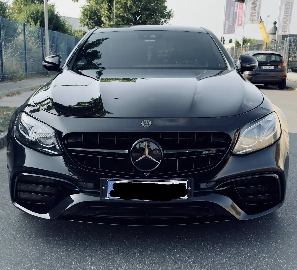 Mercedes-Benz E 63 AMG S 4Matic Speedshift 9G-MCT - 2