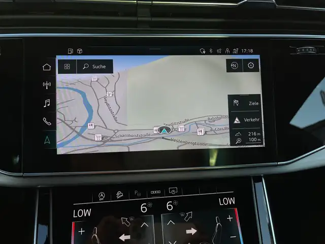 Audi Q8 view 12
