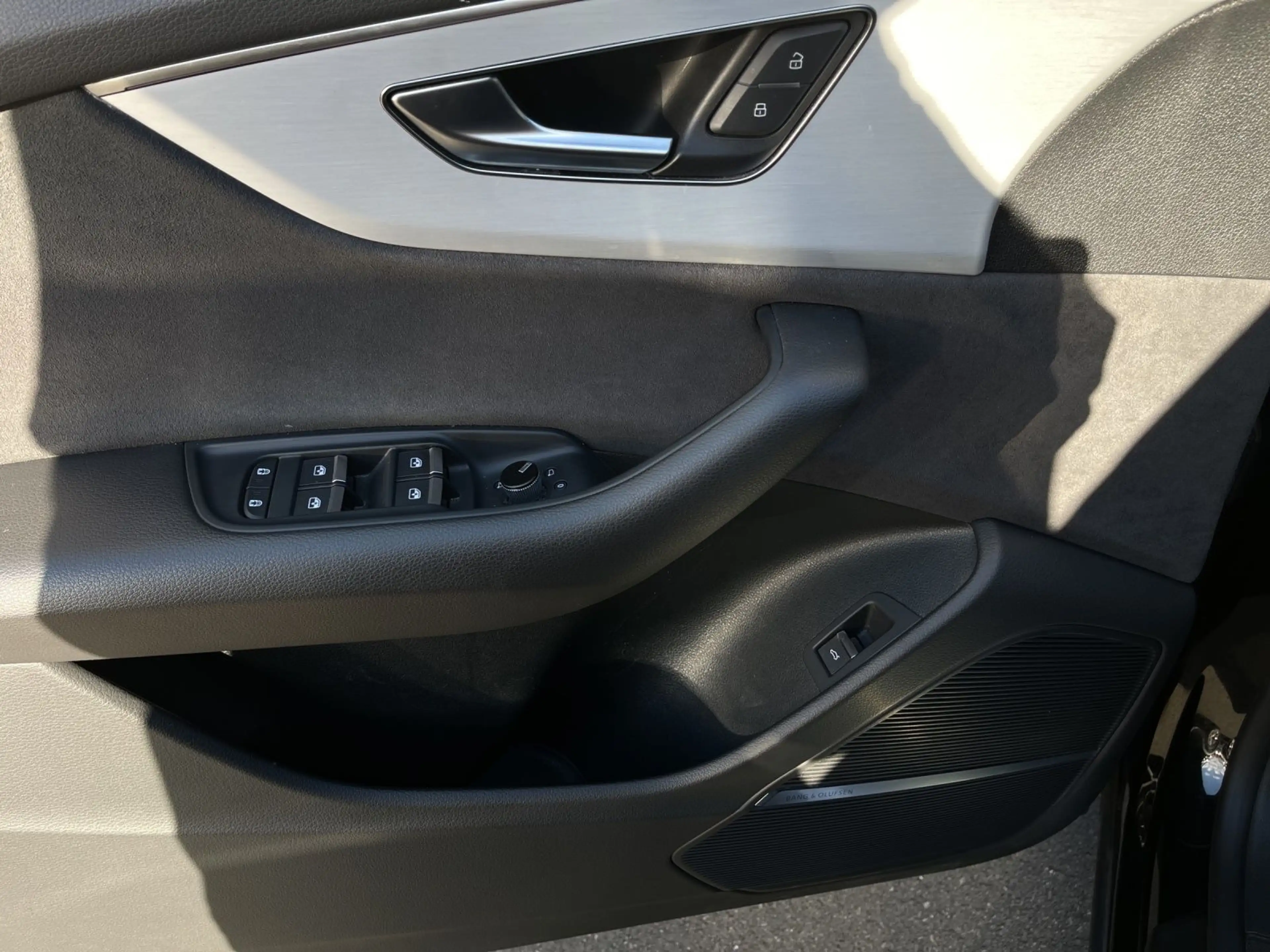 Audi Q8 50 TDI Q PANO AHK BuO STDHZG LUFT LM23 — photo 8
