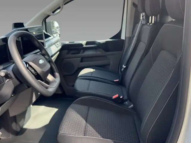 Ford Transit Custom view 8