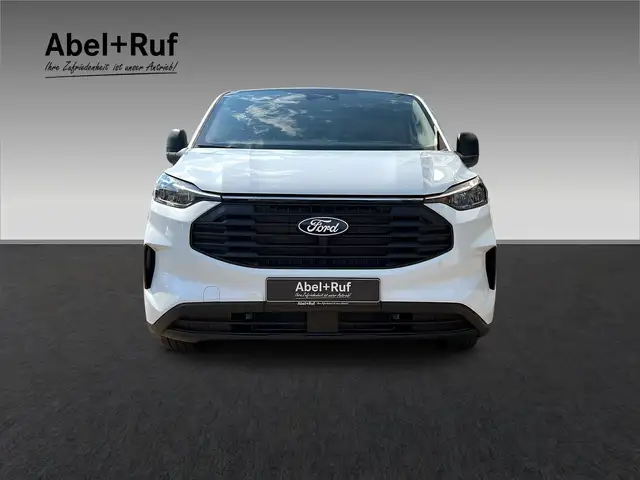 Ford Transit Custom view 3