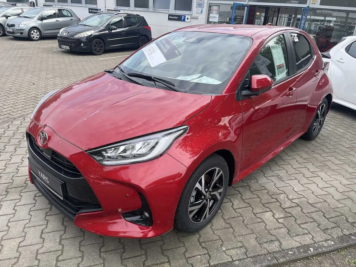 Toyota Yaris Hybrid 5-Türer 116 1.5 VVT-i Team D Rouge - 1