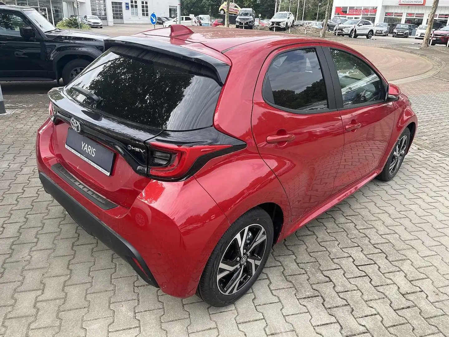 Toyota Yaris Hybrid 5-Türer 116 1.5 VVT-i Team D Rouge - 2