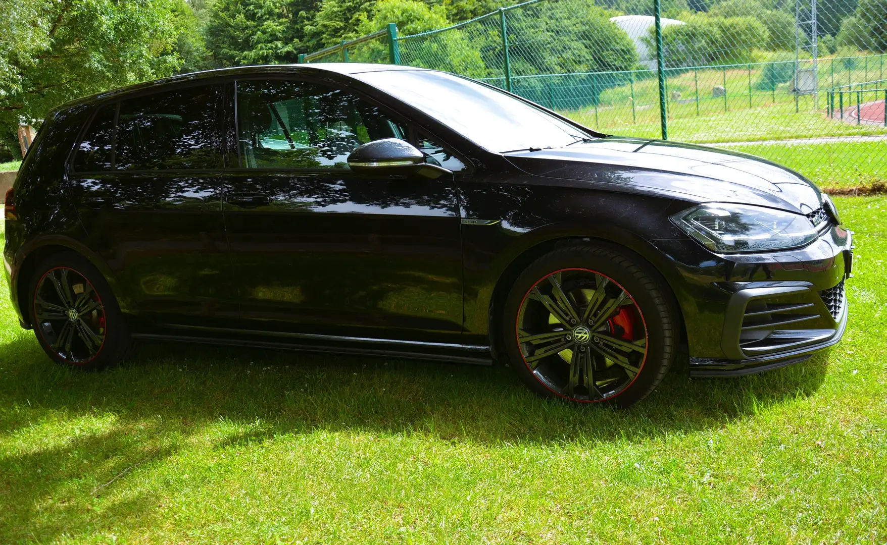 Volkswagen Golf GTD Golf 2.0 CR TDi BMT DSG Zwart - 2