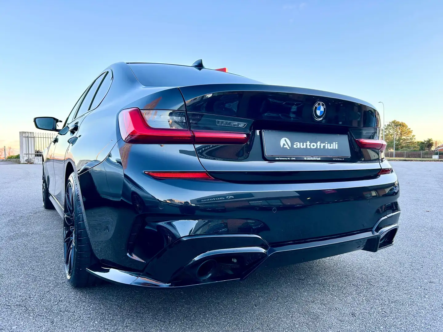BMW 320 d Sport auto -MSPORT EXTERIOR PACK- Nero - 2