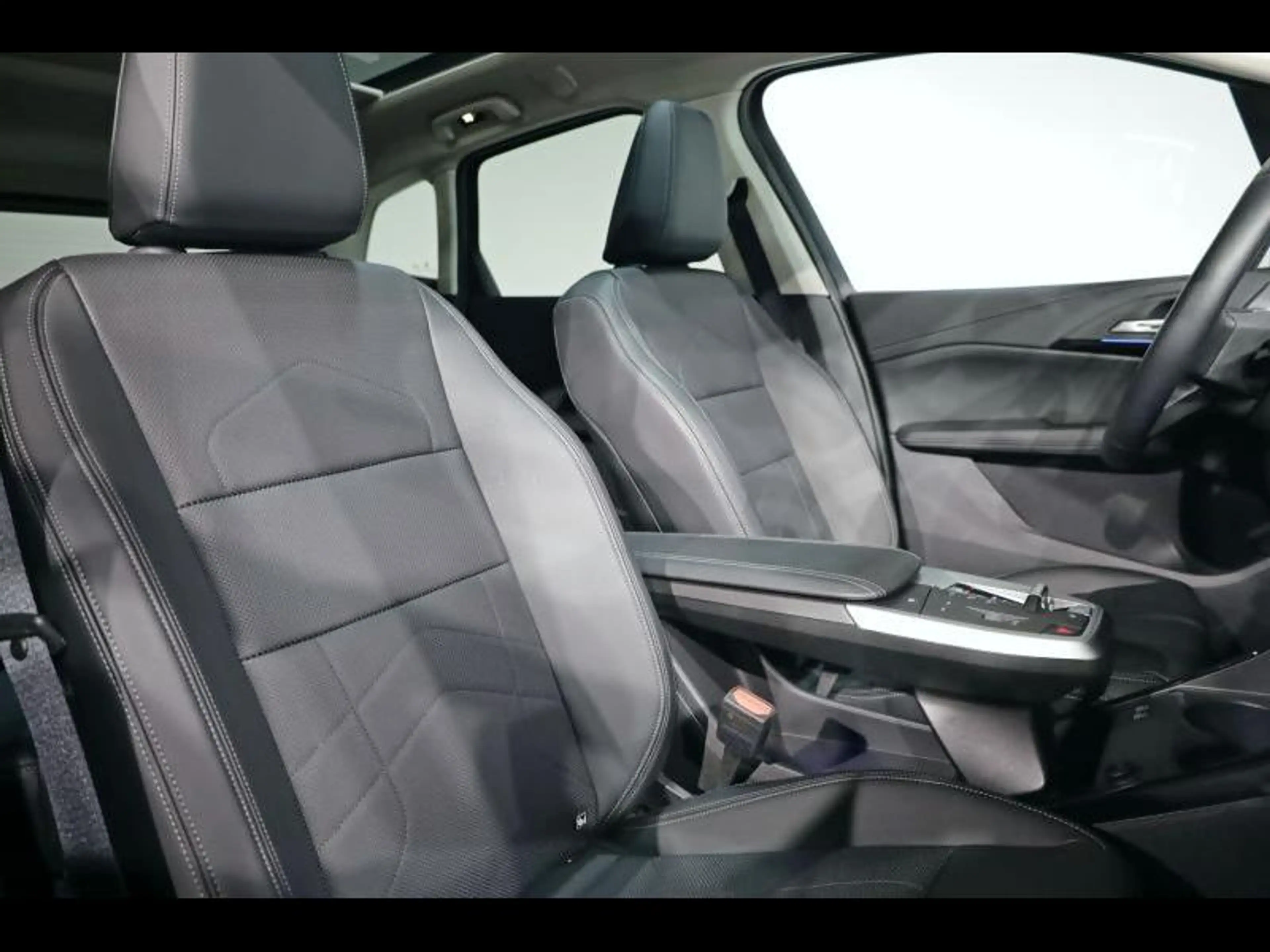 BMW 216 i Active Tourer Luxury Line — photo 11