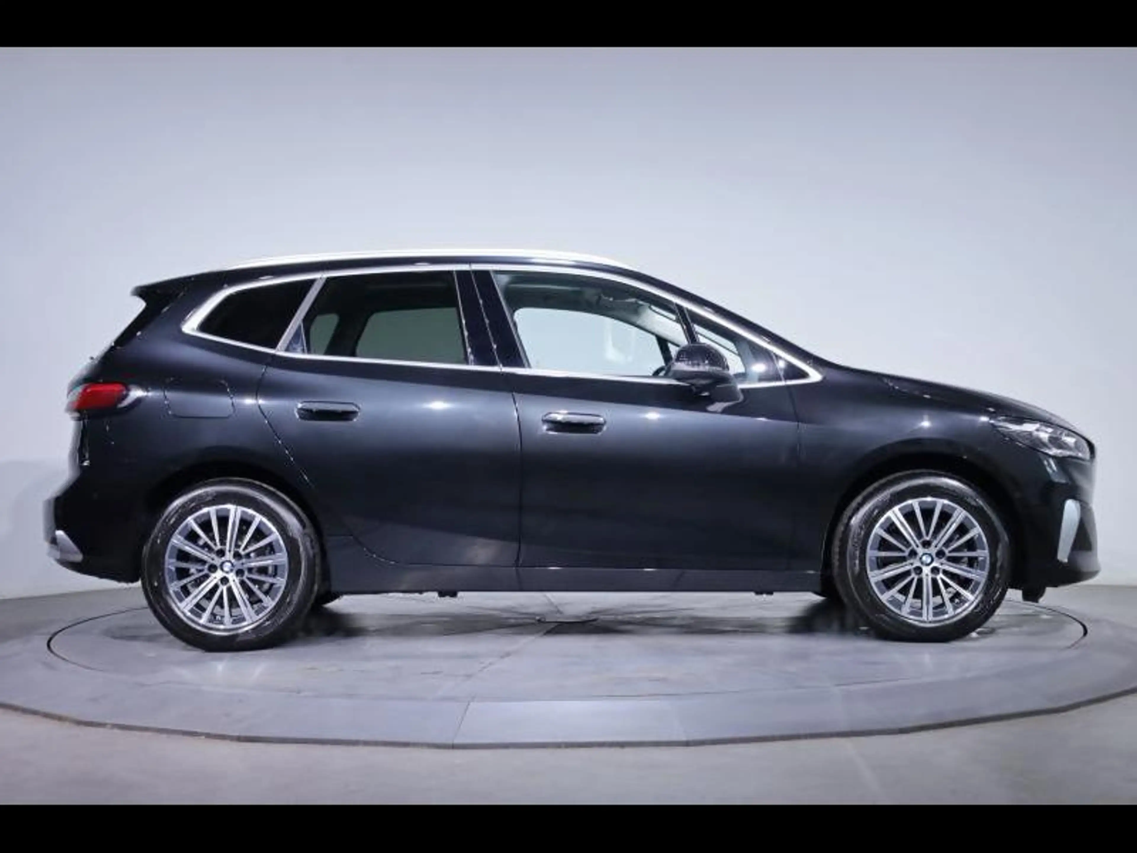 BMW 216 i Active Tourer Luxury Line — photo 3