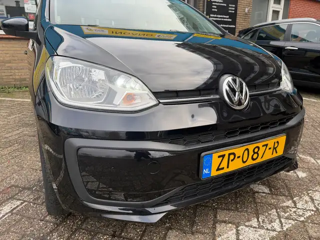 Volkswagen up! view 5