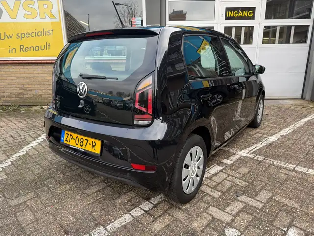 Volkswagen up! view 3