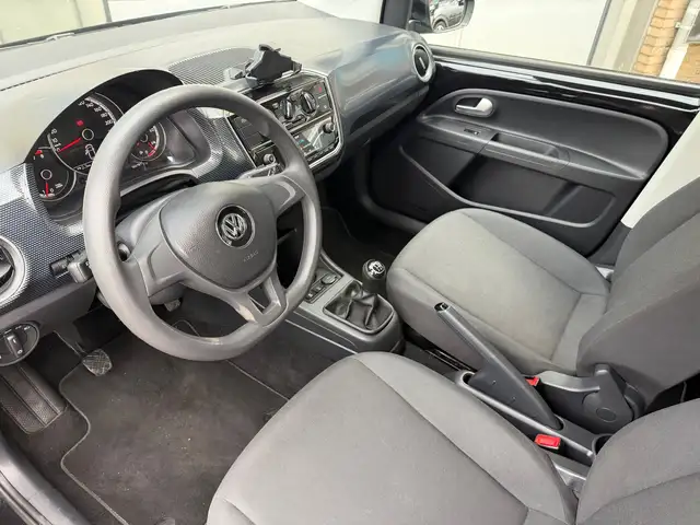 Volkswagen up! view 15