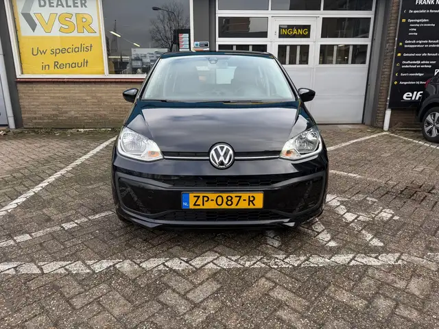 Volkswagen up! view 4