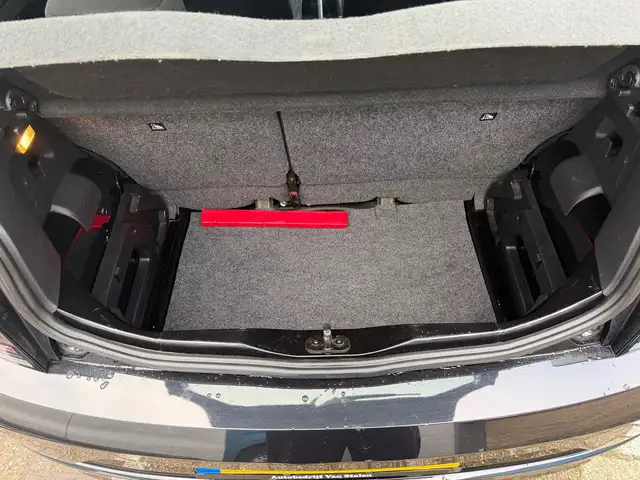 Volkswagen up! view 8