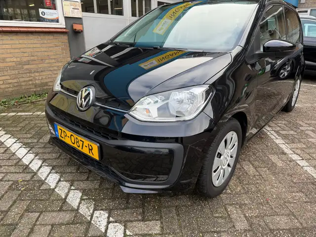 Volkswagen up! view 10