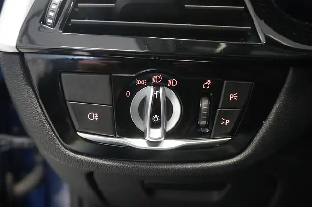 BMW 5 Series view 14
