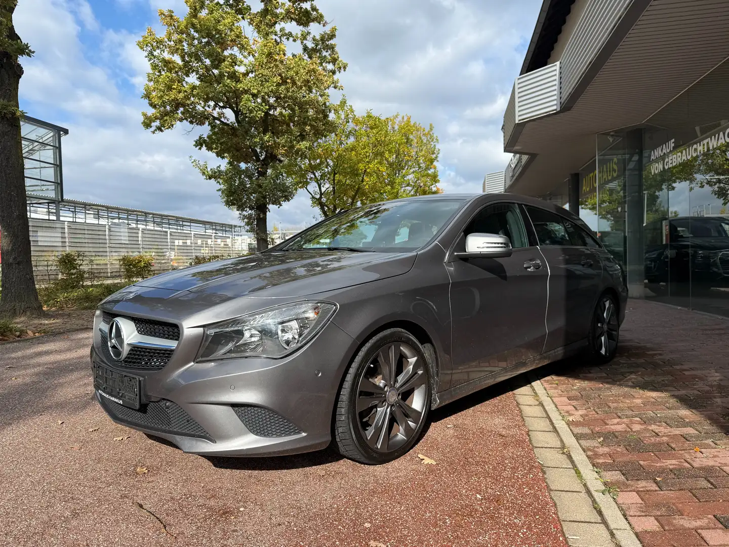 Mercedes-Benz CLA 200 CLA 200 CDI SB Pano/T-Leder/Navi/TWA/18" Gris - 2