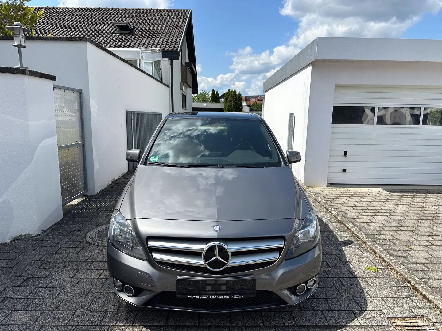 Mercedes-Benz B 200 B 200 CDI Sport Paket -PANORAMA-NAVI-AHK- Gris - 1