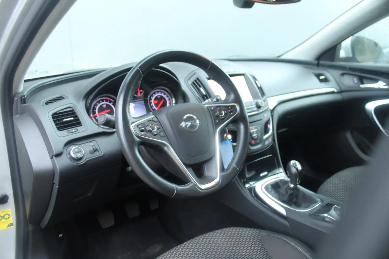 Opel Insignia 1.6 T 170pk Cosmo | Bi-Xenon | Navigatie | Trekhaa Gris - 2