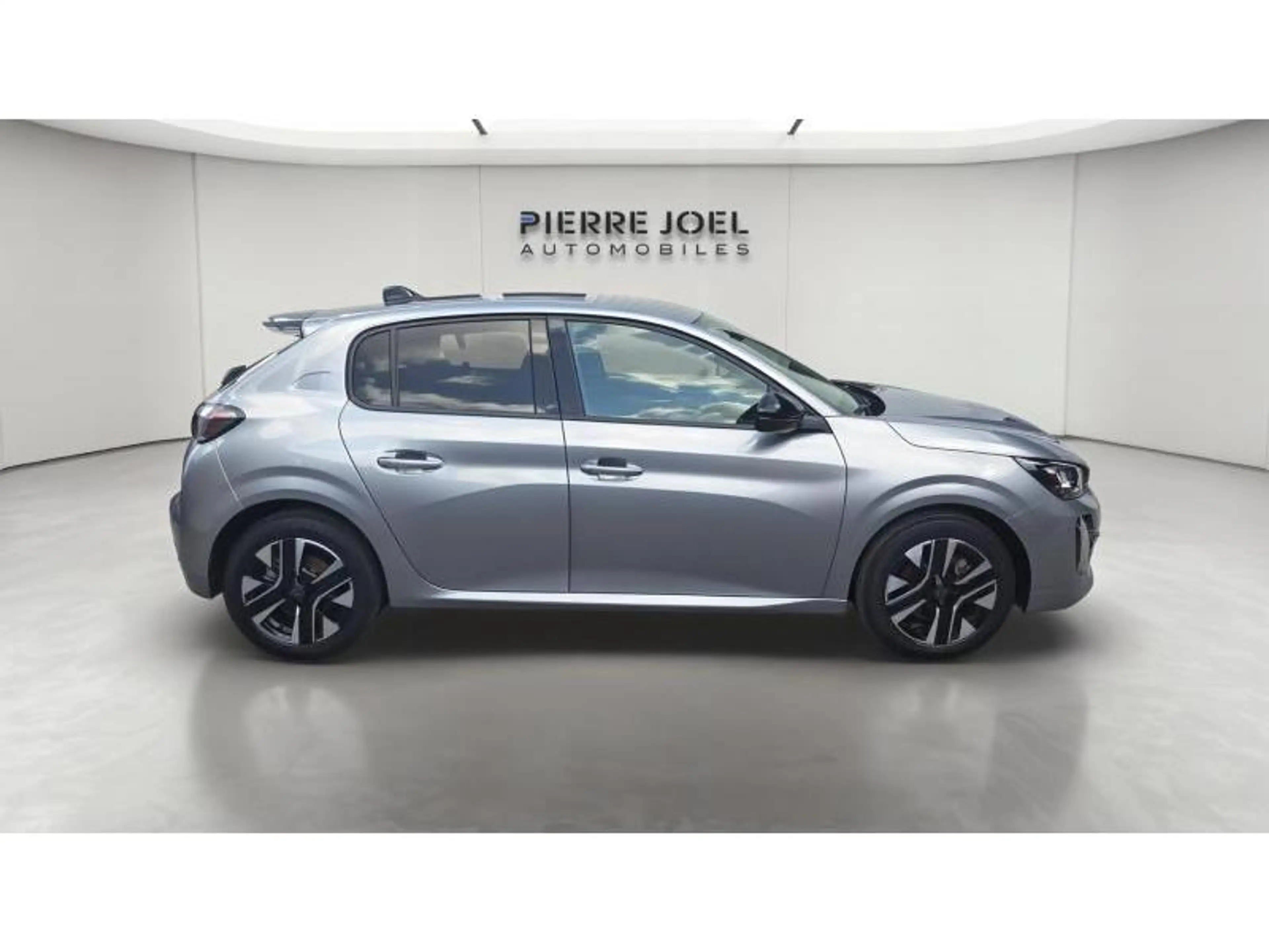 Peugeot 208 ALLURE HYBRID 110 CV DCS6 — photo 9