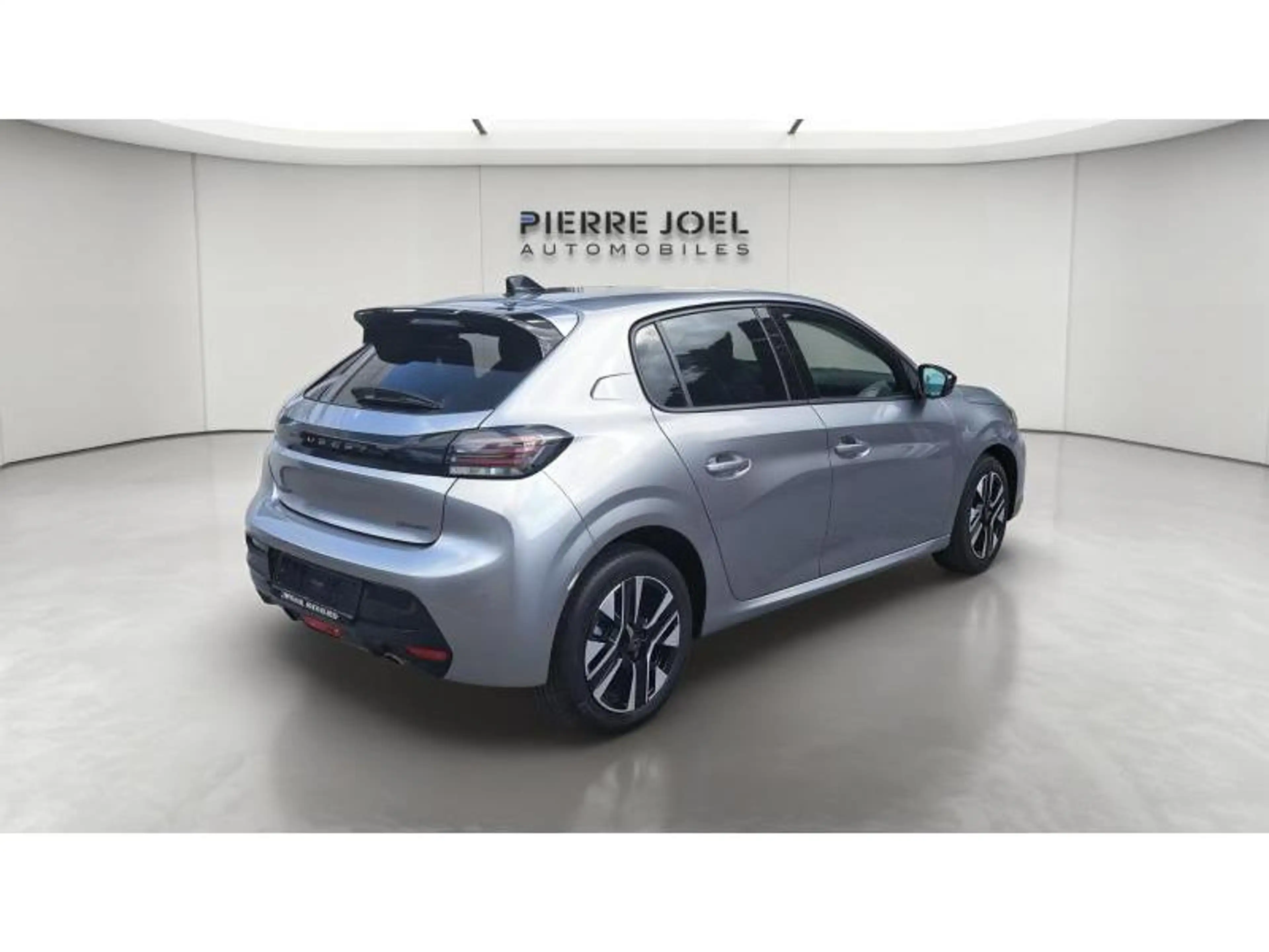 Peugeot 208 ALLURE HYBRID 110 CV DCS6 — photo 8