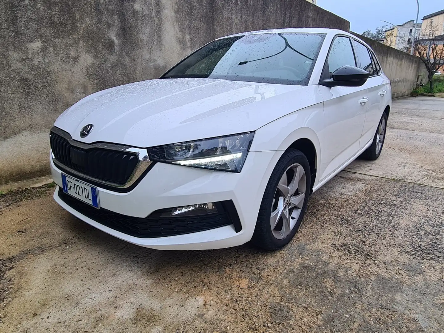 Skoda Scala 1.5 tsi Sport 150cv dsg Blanc - 1