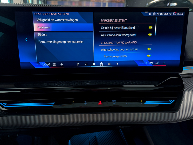 BMW 520 5-serie 520i M-Performance|Panorama|360|HeadUp|NL — photo 26