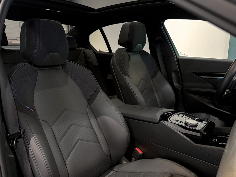 BMW 520 5-serie 520i M-Performance|Panorama|360|HeadUp|NL — photo 14