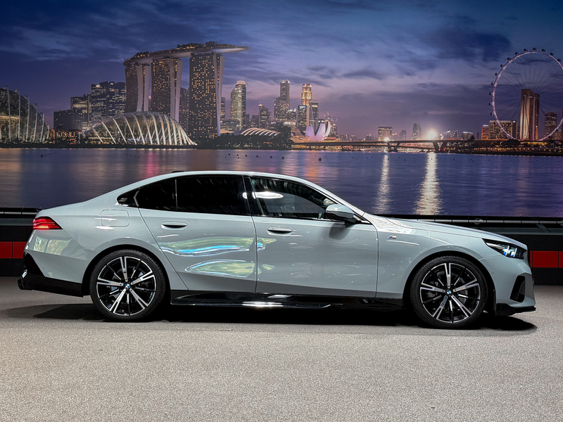 BMW 520 5-serie 520i M-Performance|Panorama|360|HeadUp|NL — photo 3