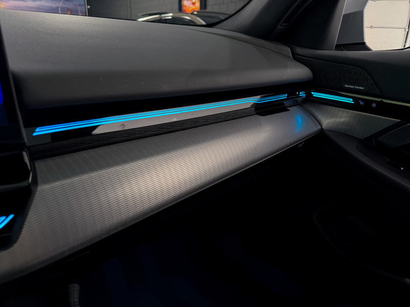 BMW 520 5-serie 520i M-Performance|Panorama|360|HeadUp|NL — photo 21