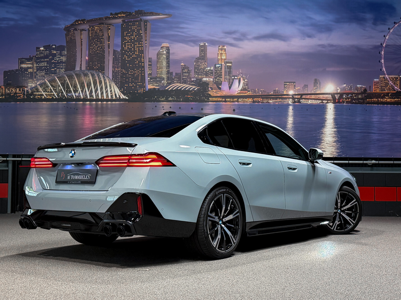 BMW 520 5-serie 520i M-Performance|Panorama|360|HeadUp|NL — photo 7