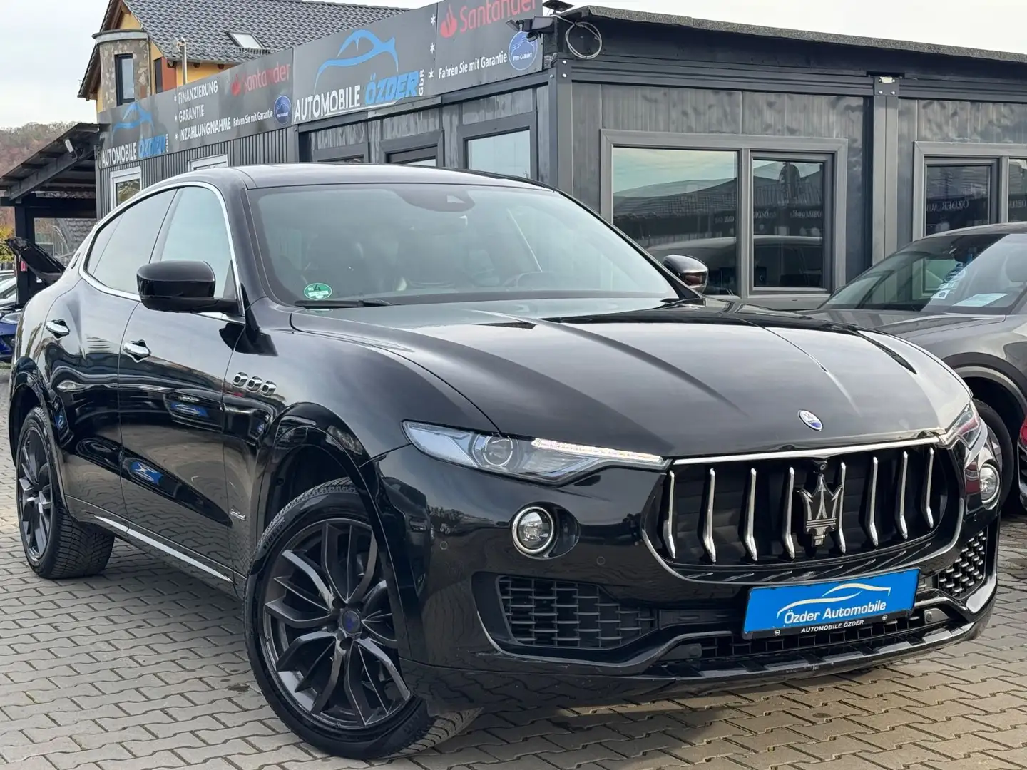 Maserati Levante 3.0 Diesel+Finanzierung+ Noir - 1
